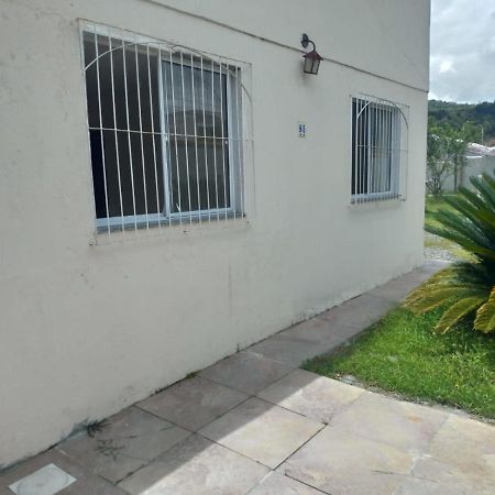 Willa Casa Agradavel Em Camboriu Com Estacionamento No Patio Zewnętrze zdjęcie