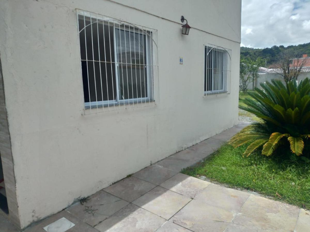 Willa Casa Agradavel Em Camboriu Com Estacionamento No Patio Zewnętrze zdjęcie